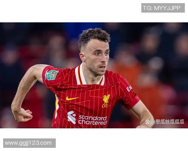 60岁足球明星突然离世引发全球球迷深切哀悼与追忆